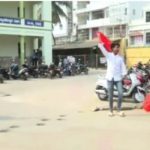 Hindutva mob chants ‘Jai Shri Ram’ to mock Muslim student wearing Hijab in Karnataka college
