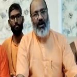 Yati Narsinghanand vows to ‘expose’ Prophet Muhammad and Gandhi (Siasat)