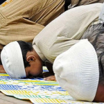 28 booked for ‘rioting’, ‘trespass’ to offer namaz on govt property in UP (Muslim Mirror)