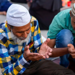 UP: Driver, co-driver suspended for halting bus “few extra minutes” to finish Islamic prayer (Maktoob)
