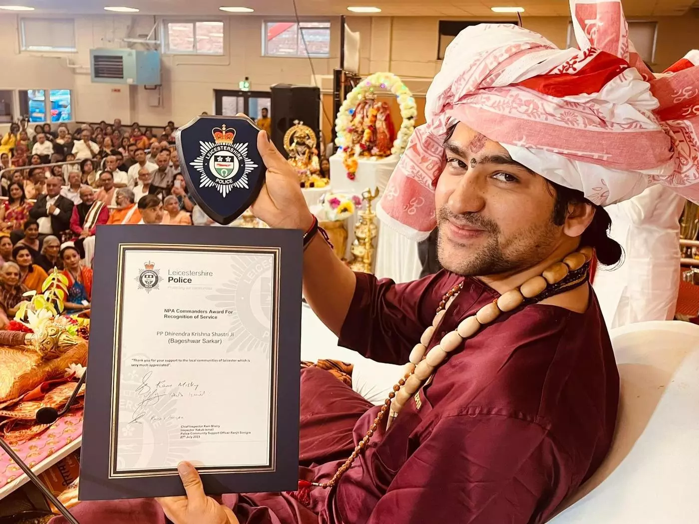 UK: Leicestershire police face backlash for presenting award to Hindu preacher (Middle East Eye)