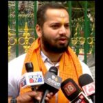 Hindutva Activist Tejas Gowda Files Complaint as Muslims Perform Namaz on Road (The Hindustan Gazette)