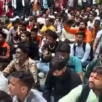 Delhi: Right-wing orgs protest suspension of cop who kicked namazis (Siasat)