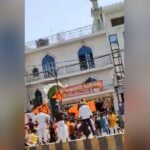 VHP, Bajrang Dal activists stop Ram Navami rally outside mosque, play loud music in UP (VarthaBharati)