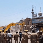Thousands in distress as demolition drive begins in Lucknow’s Akbar Nagar (Maktoob Media)